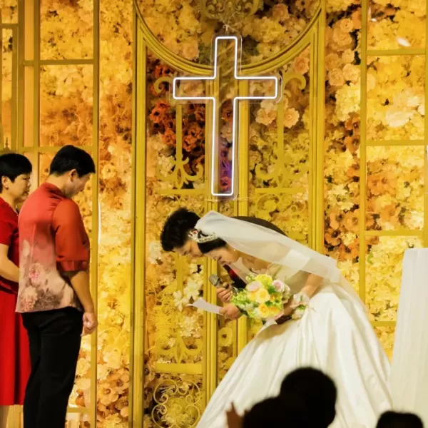 结婚半年：两个破碎家庭长大的孩子，如何练习相爱？