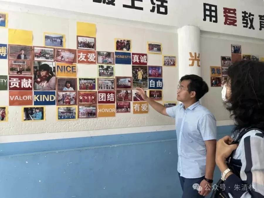 08-接待志愿者.jpg 08-接待志愿者.jpg