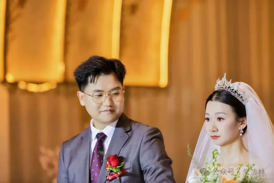 01-我和亚茹.jpg 01-我和亚茹.jpg